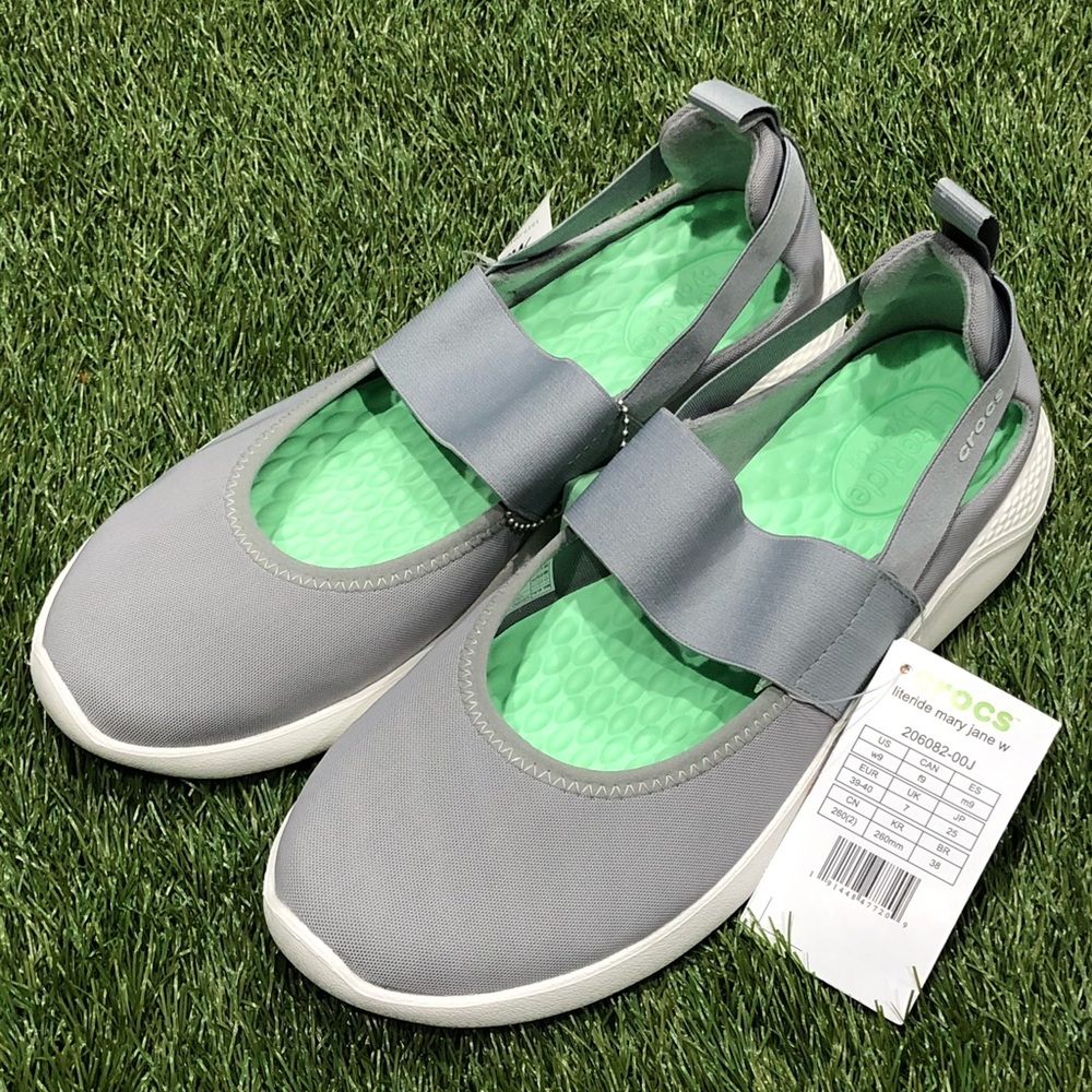 Crocs size 9 Mary Jane